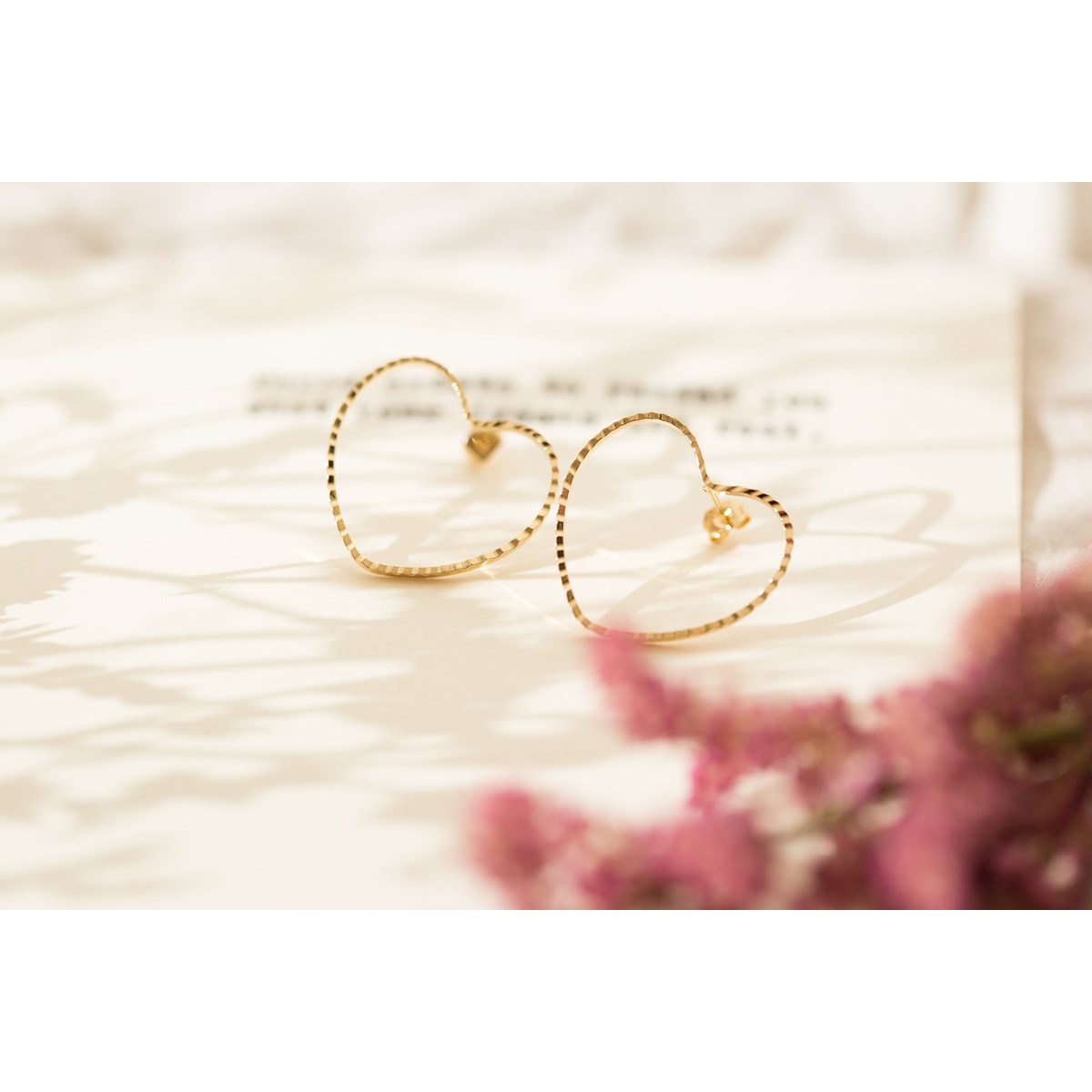maxi boucles d'oreilles puces coeurs doré à l'or fin - AURA