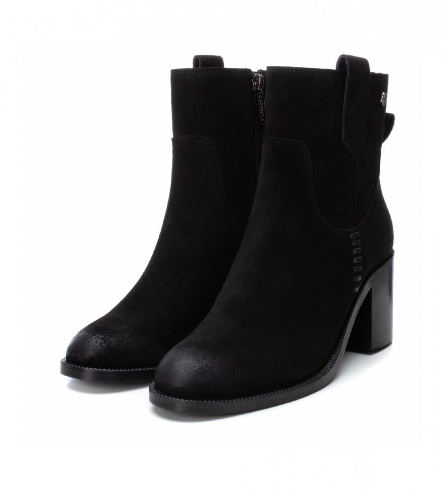 Botas de cano curto Carmela em couro preto, modelo 160060 - Altura do salto: 7 cm -
