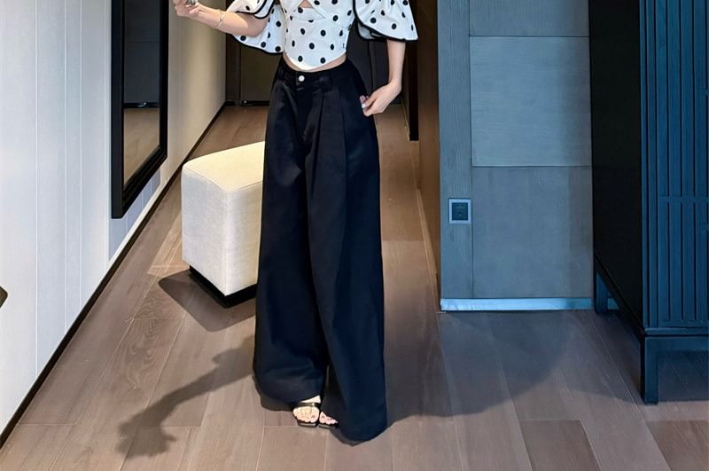 OUREA - Top met korte mouwen, off-shoulder stippen en twist