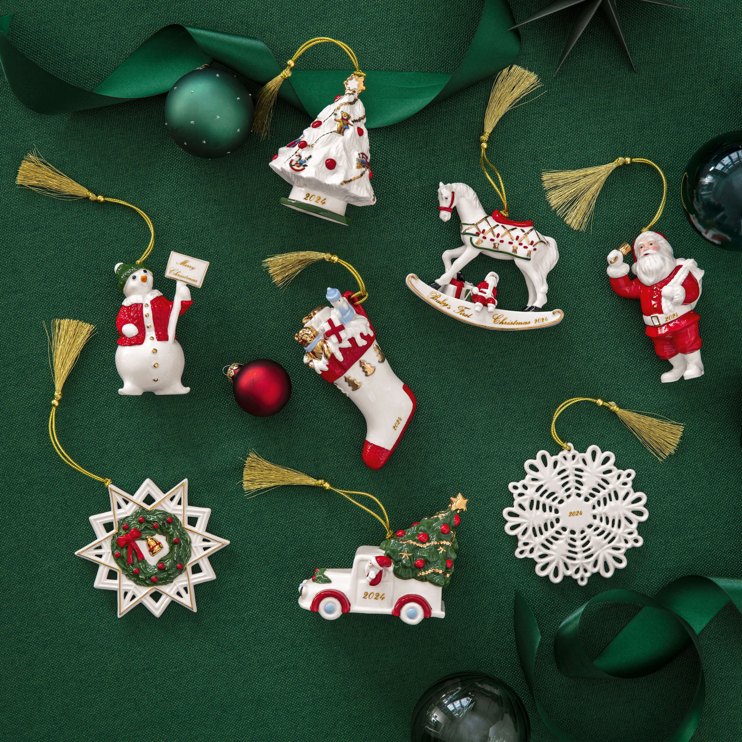 Christmas Classics Christmas ornaments Multi-colored, 2.5'' x 1.9'' x 4.1''