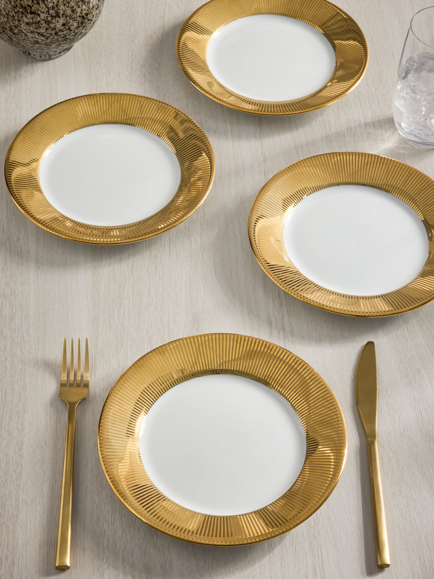 Set van 4 kleine bordjes