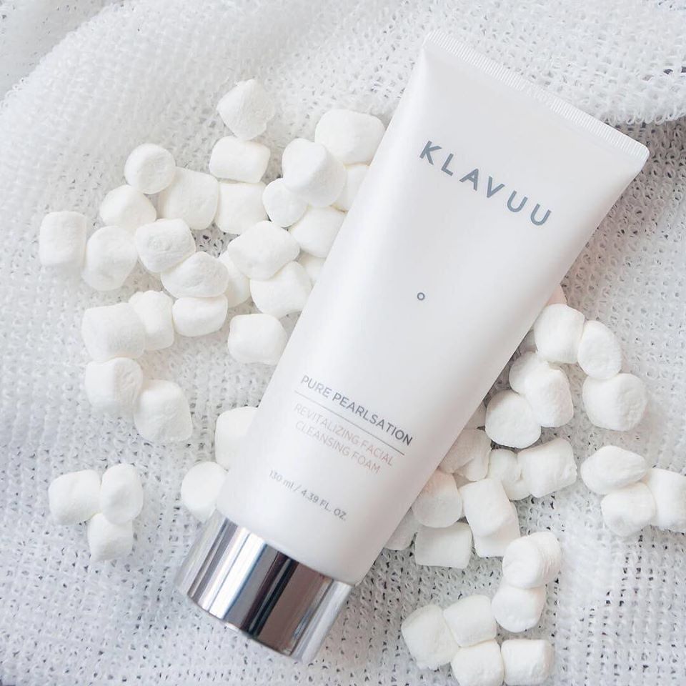 PURE PEARLSATION Revitalizing Facial Cleansing Foam