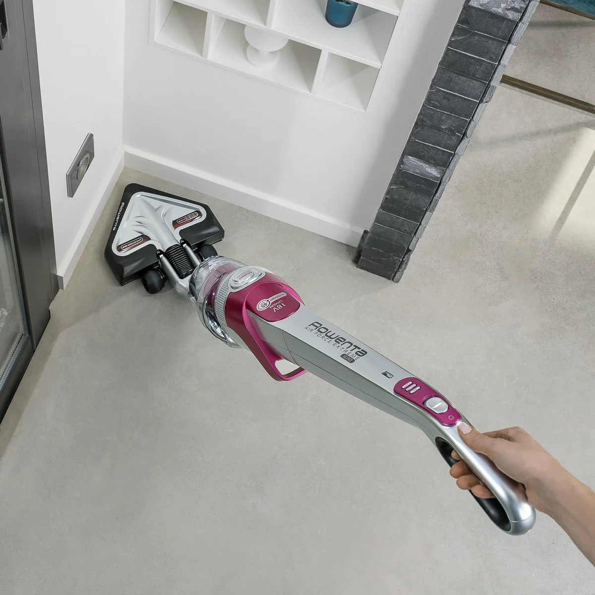Aspirateur balai de 0,5L Air Force Extrême Silence Autonomie jusqu'à 4