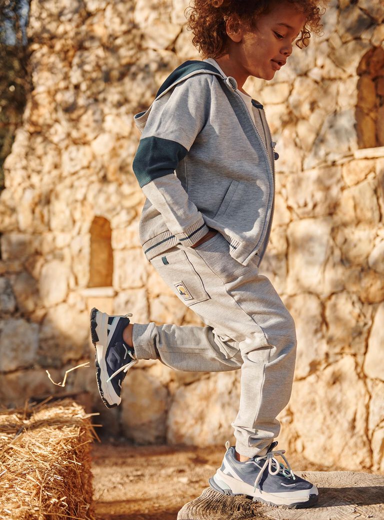 Jogging gris chiné en molleton et ottoman