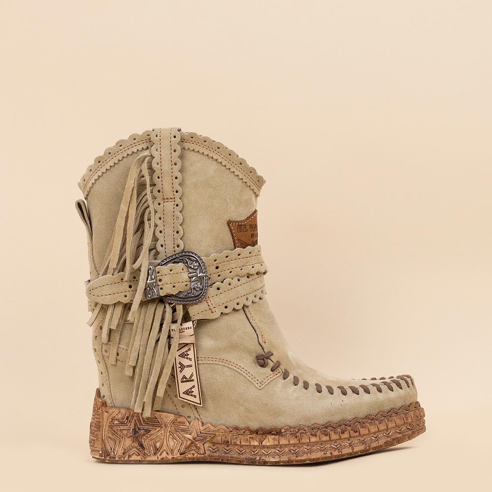 El Vaquero Arya Silverstone Corda