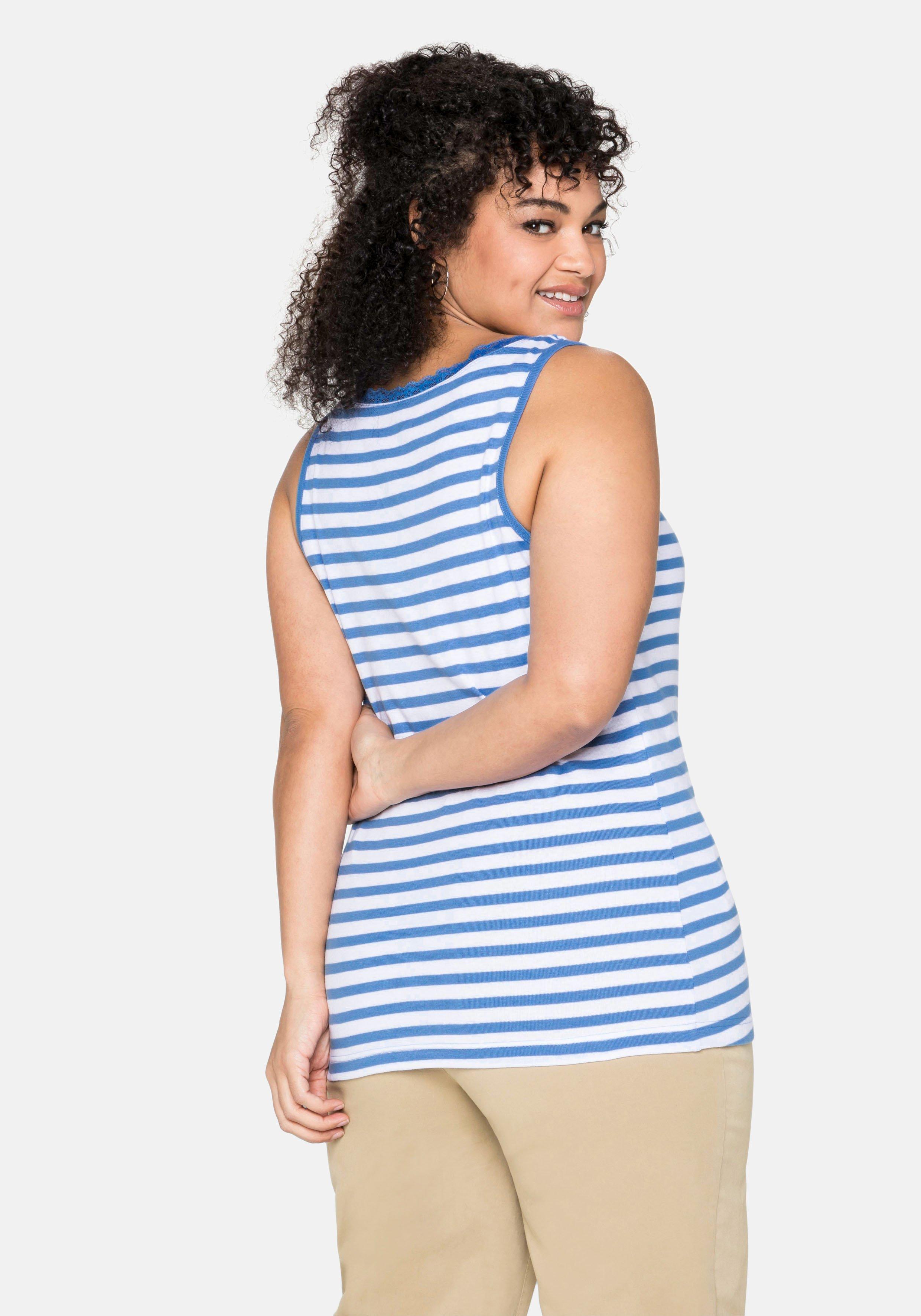 Tanktop mit Ringeln und Spitze am Ausschnitt