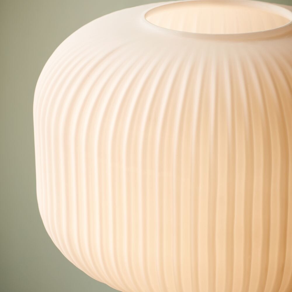 Milford vloerlamp in wit E27