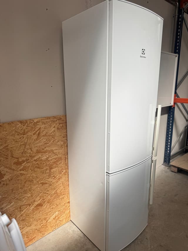 Electrolux køle/fryseskab EN3853MOW