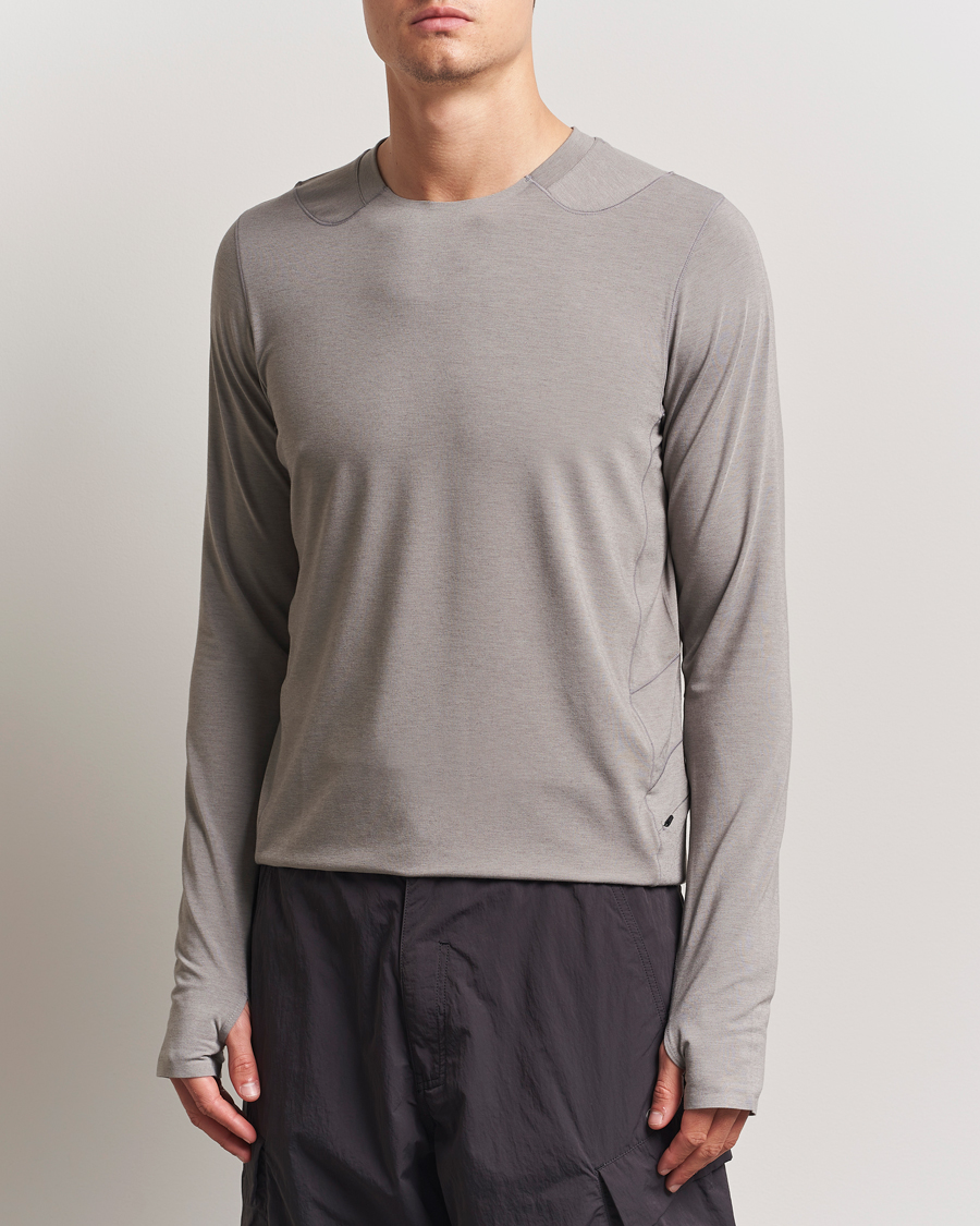 Oakley Latitude Flight Shell T-Shirt Cement
