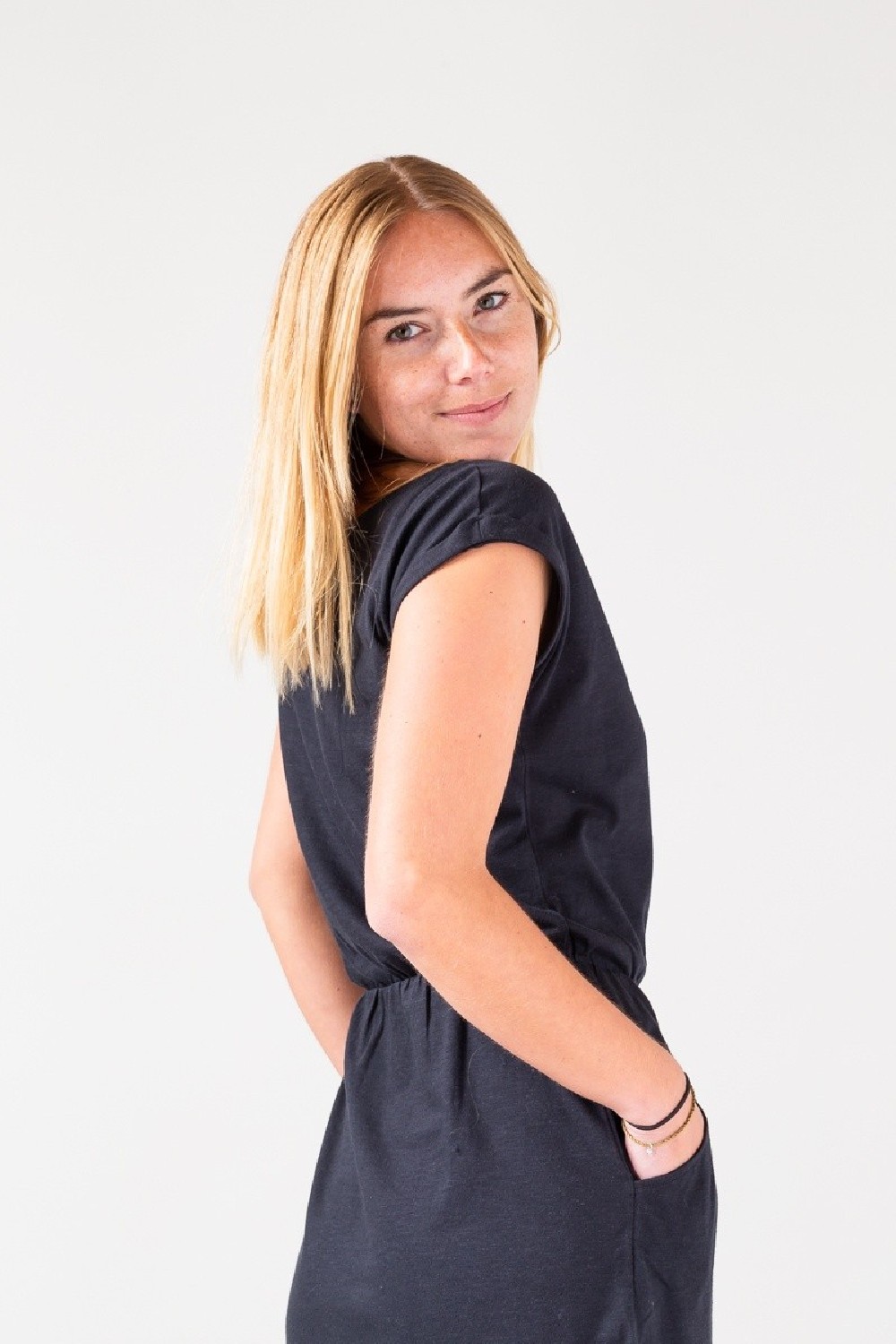 WE ARE ZRCL Kleid Basic Black