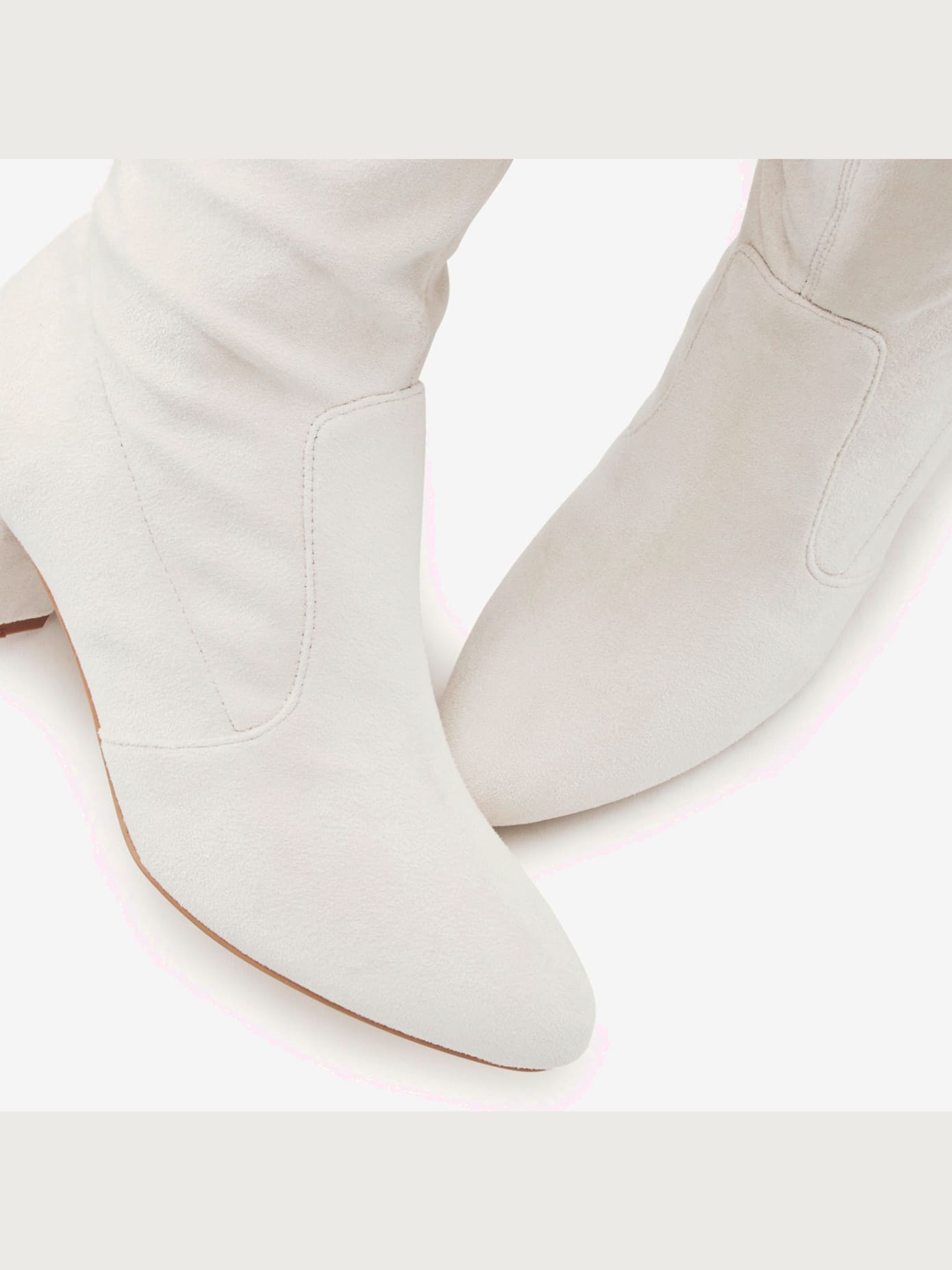 Bottes talon confortable et hauteur du talon d'env. 6 cm