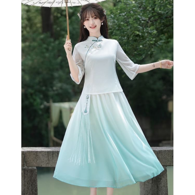 Fioridi - Hanfu-top met elleboogmouwen, geborduurde kikker en knopen / Midi-A-lijn rok met hoge taille en kwastjes