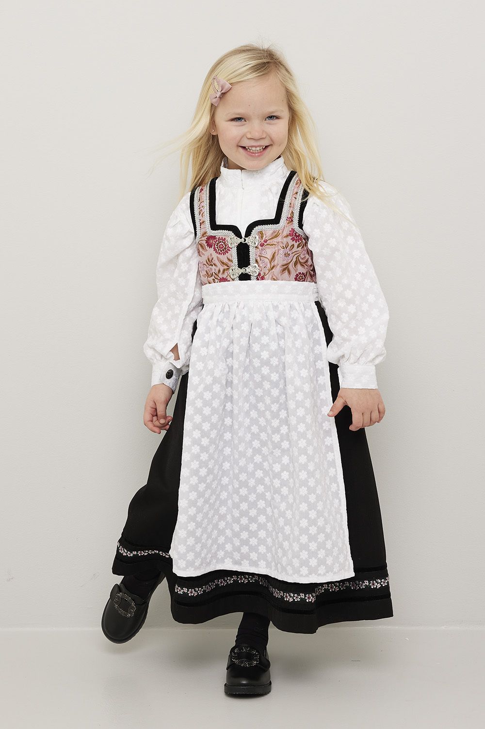 Festdrakt med forkle Emma