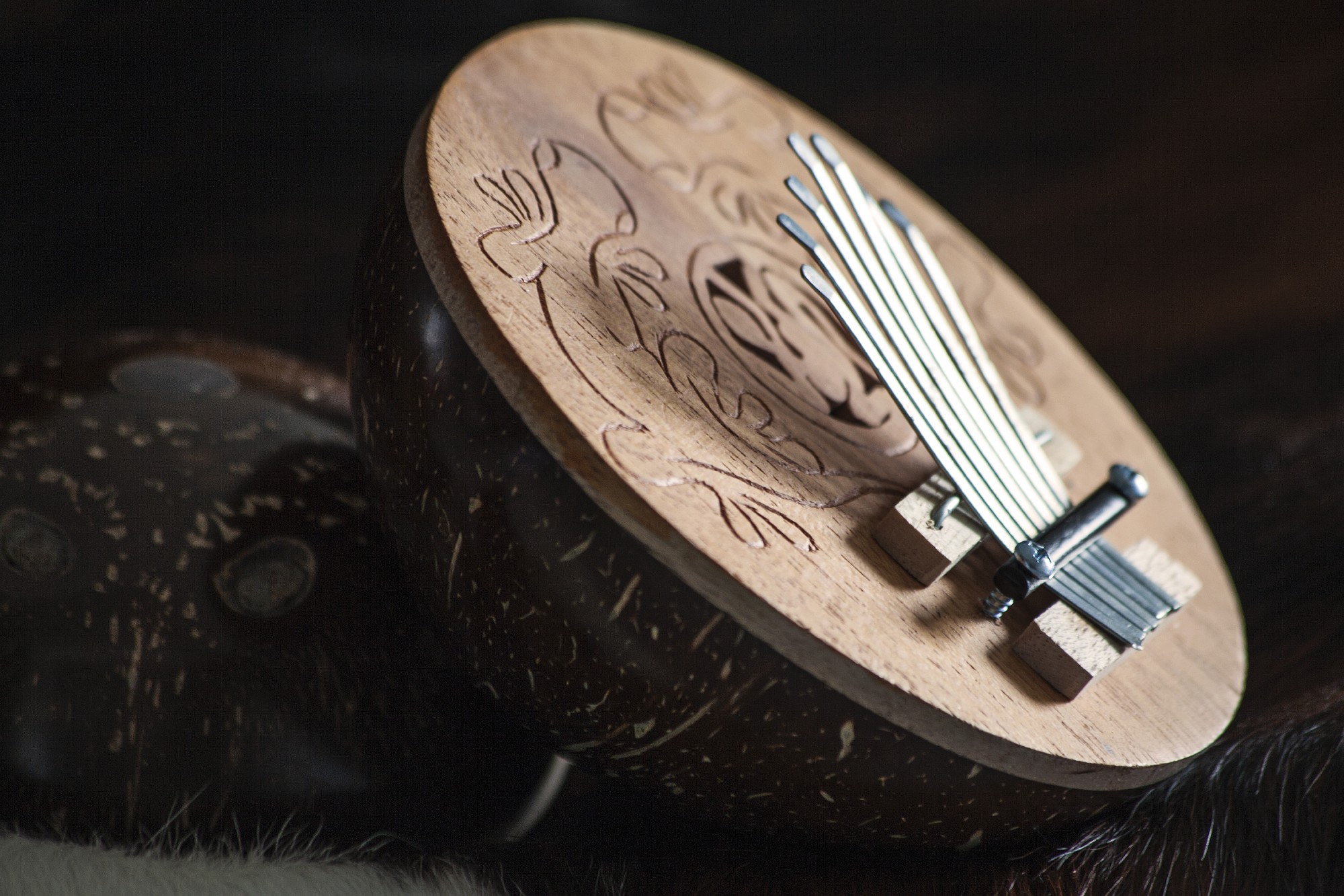 Kalimba aus Kokosnuss & Bambus, Ø 15 cm, H 6 cm günstig bestellen