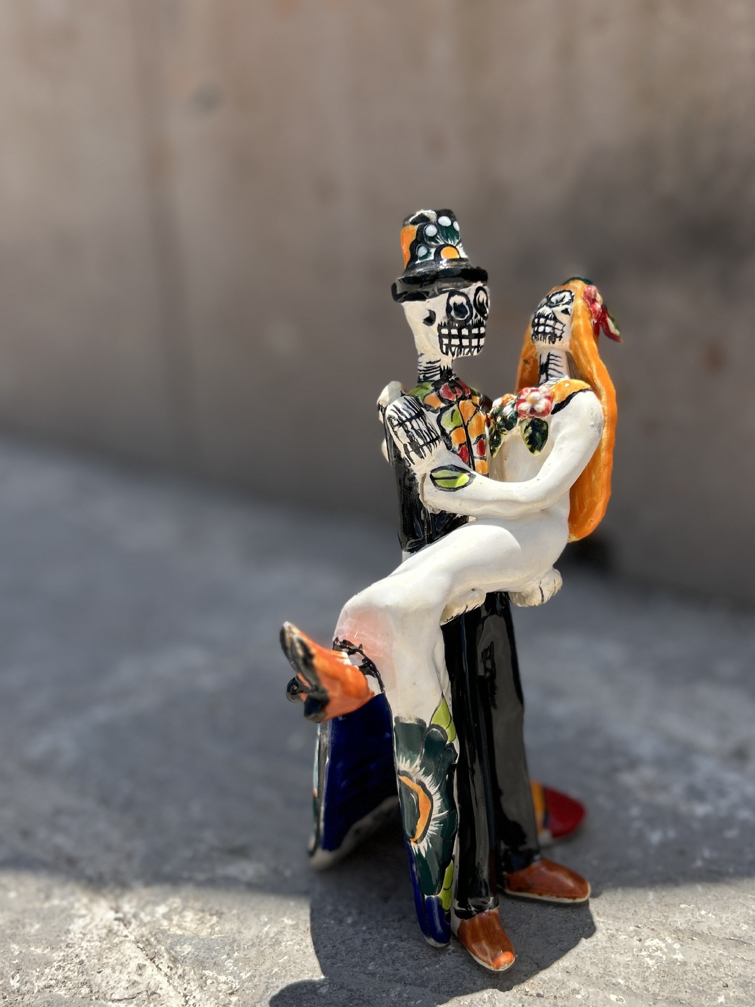 Keramik-Figur 'Novios Cargando', multicolor, H 20 cm, B 10 cm, L 9 cm von fischer's lagerhaus