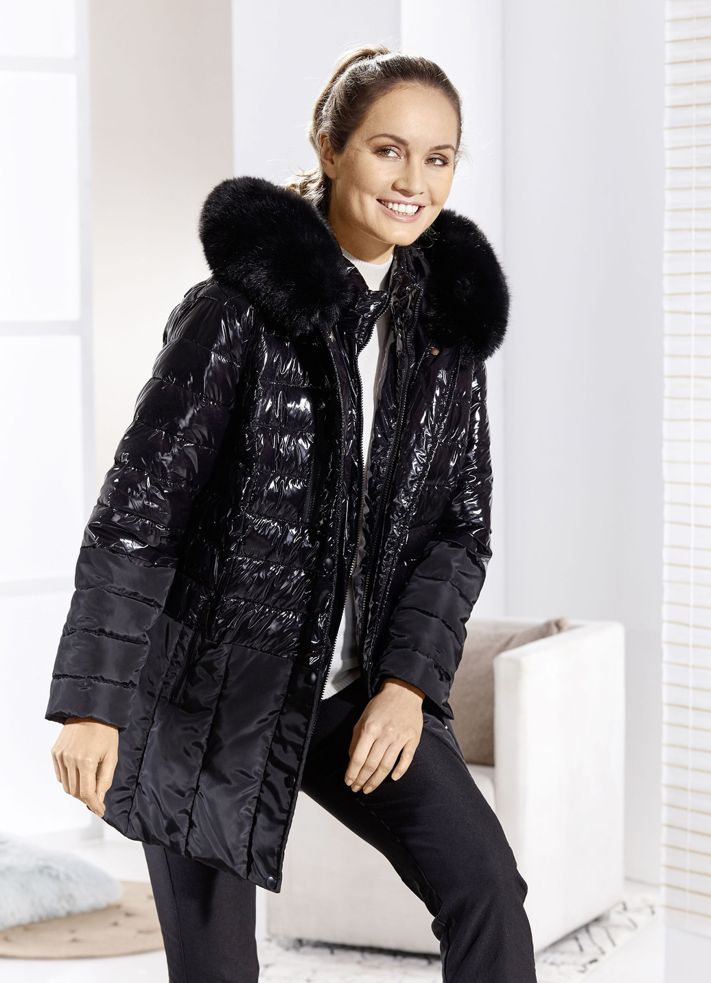 Jacke im angesagten Materialmix