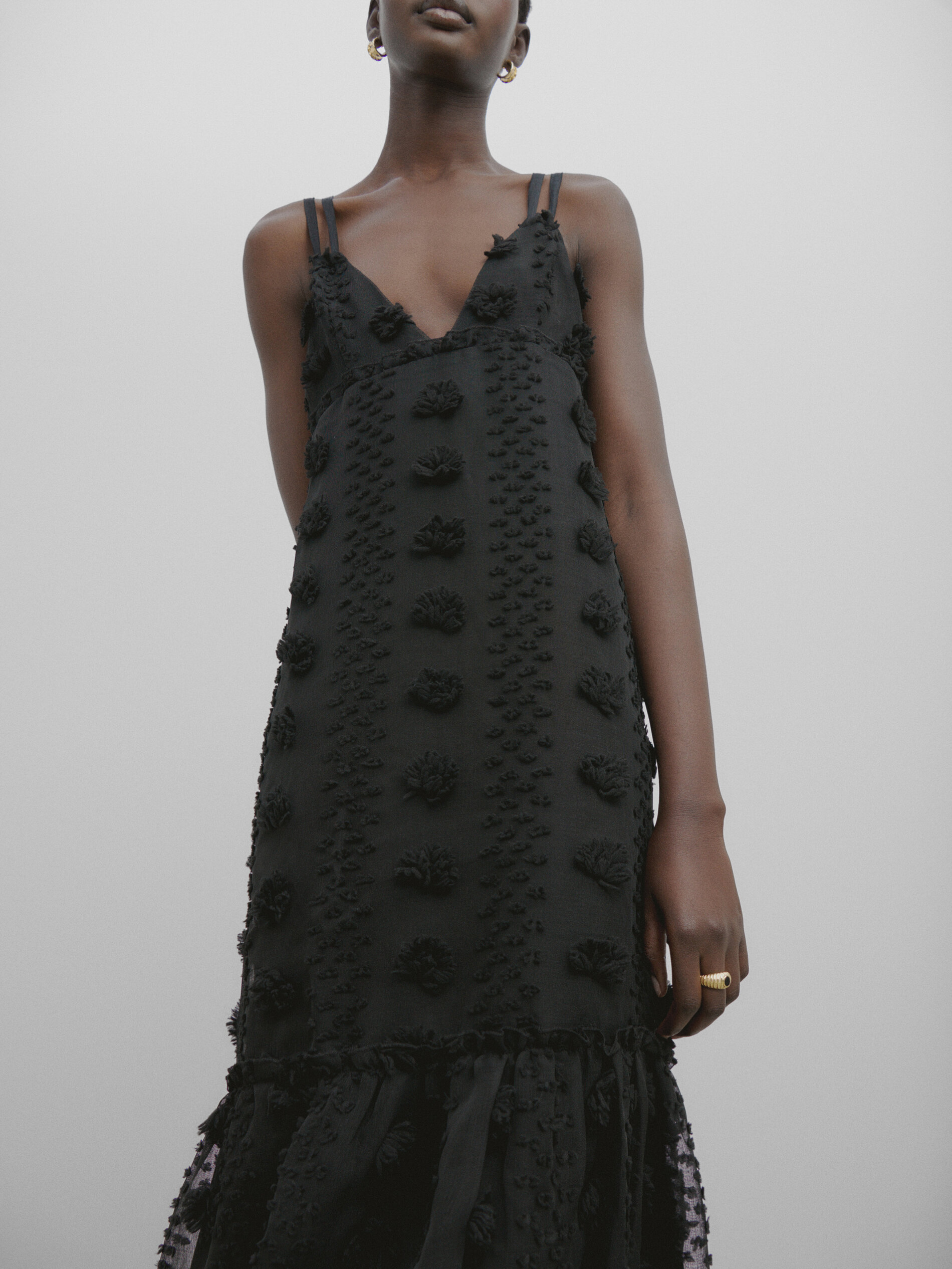 Vestido longo com alças duplas e detalhes em relevo - Studio - PRETO