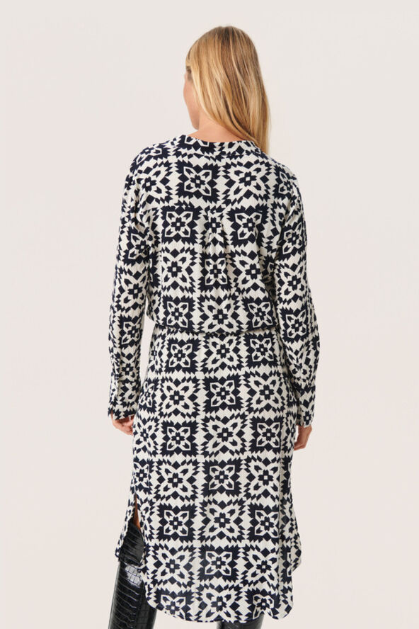 Soaked in Luxury SLZaya Dress White and navy folklore