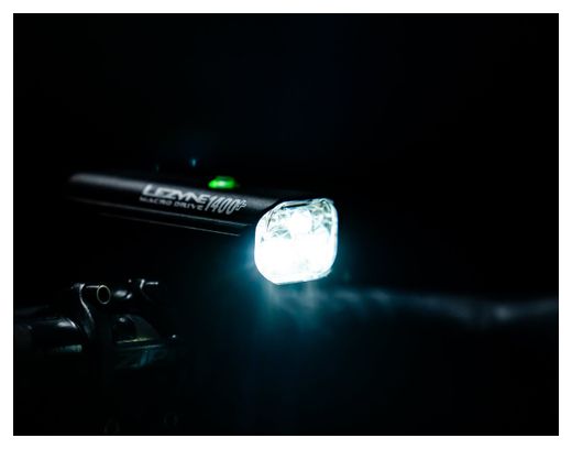 Éclairage Avant Lezyne Macro Drive 1400  Noir