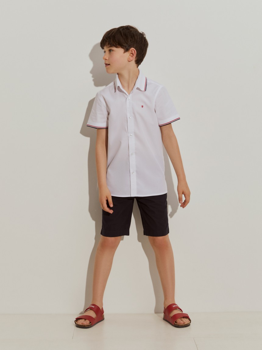 Camisa manga curta em popelina com riscas