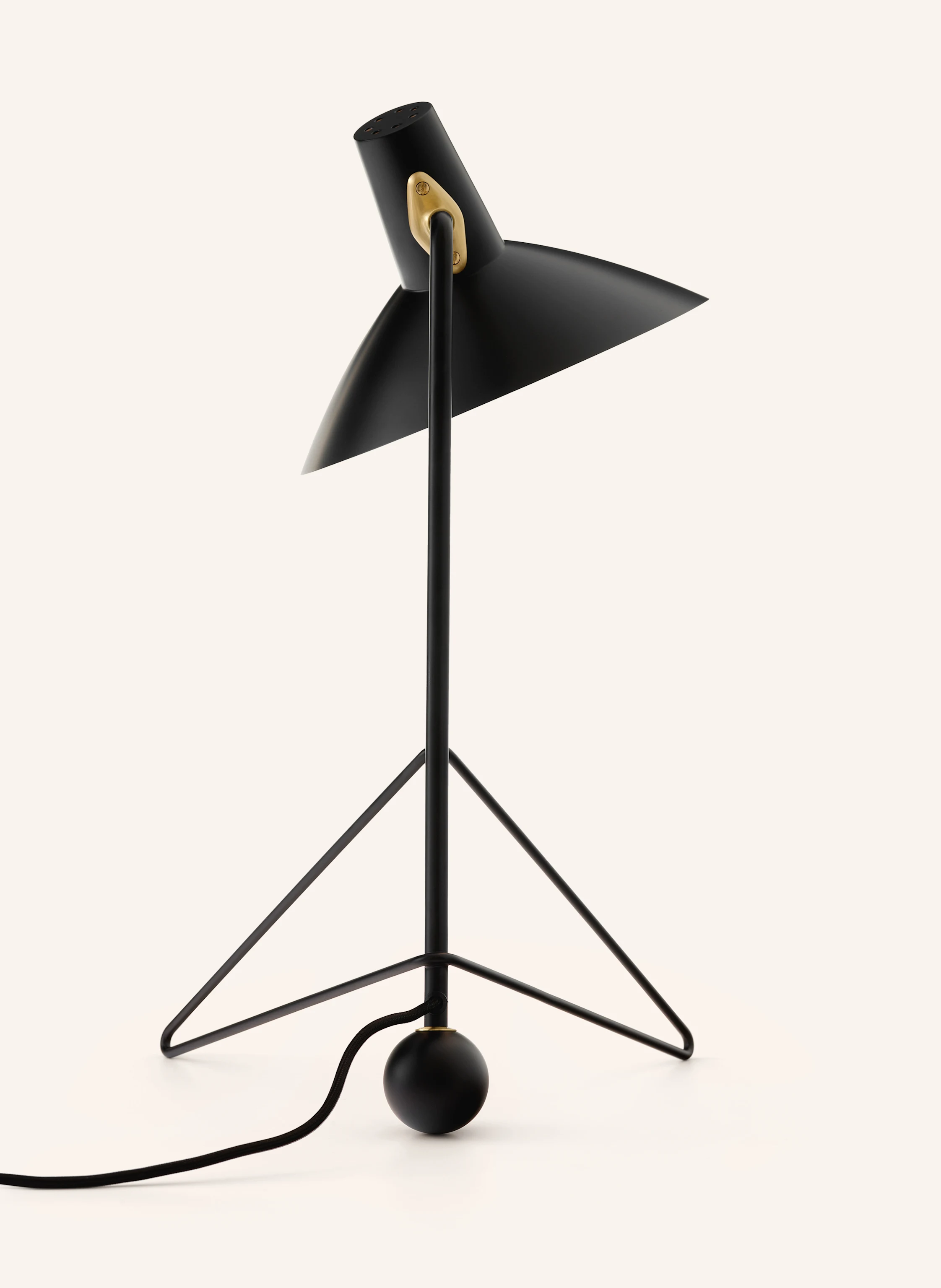 &Tradition Tischleuchte TRIPOD HM9