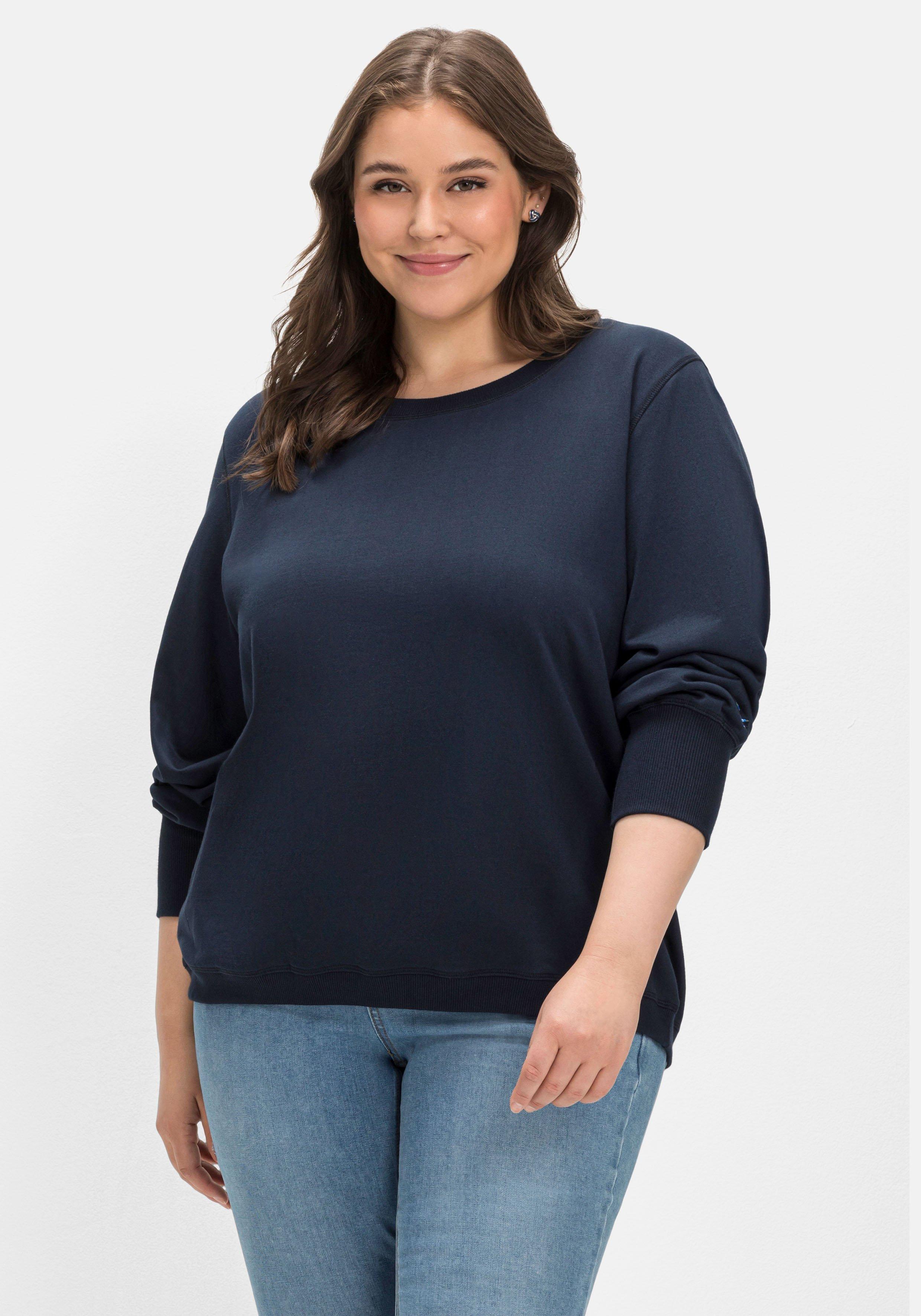 Sweatshirt mit kleiner Stickerei am Ärmel