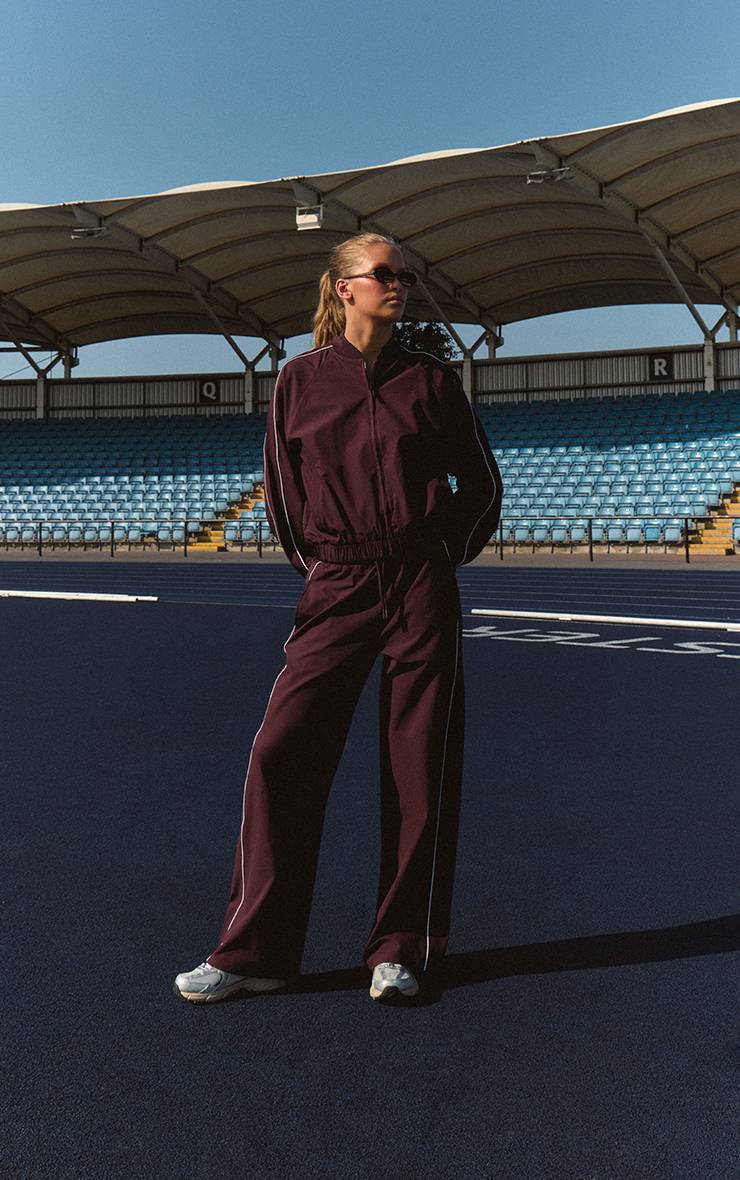 Rouge Bordeaux Jogging Large En Tricot Bleu Clair Avec Passepoil Contrasté