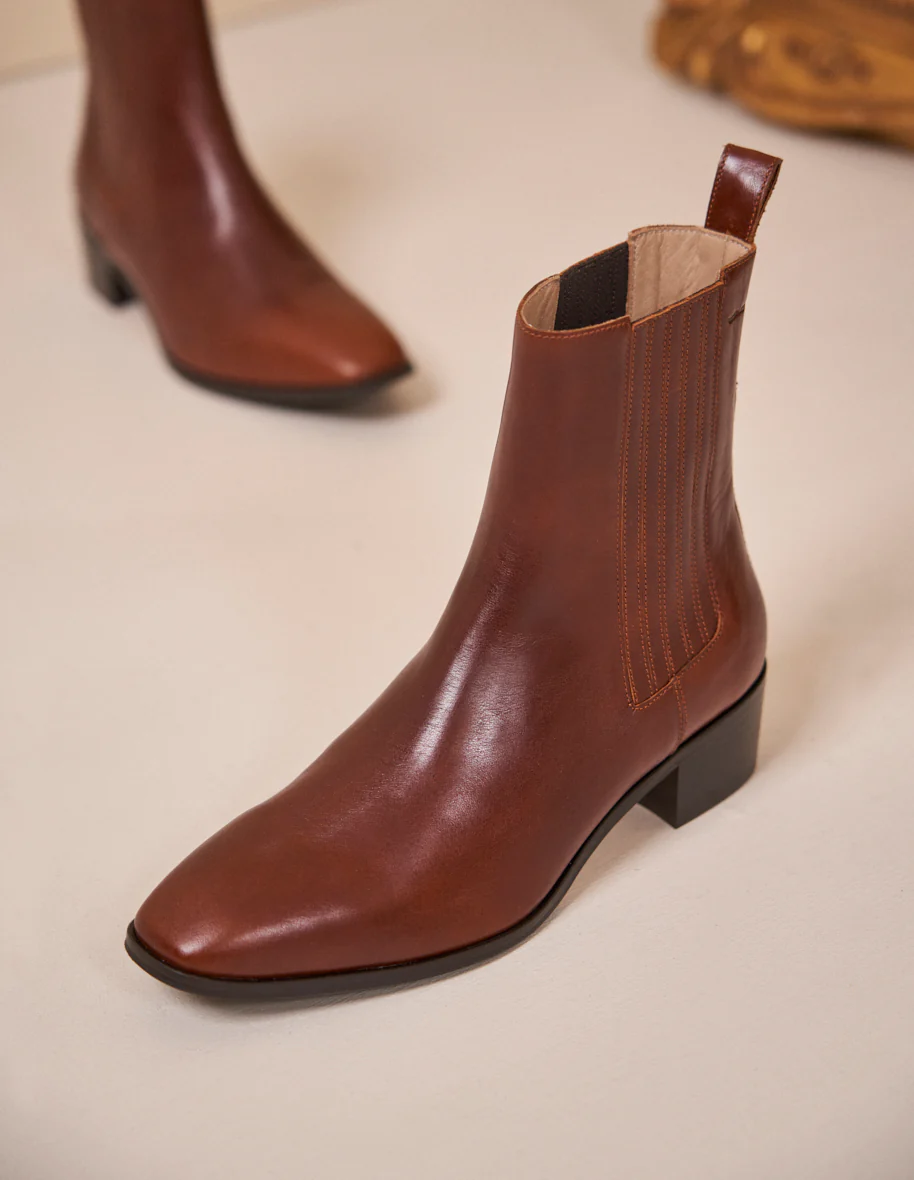 Bottines plates Faustine - Cuir plissé acajou