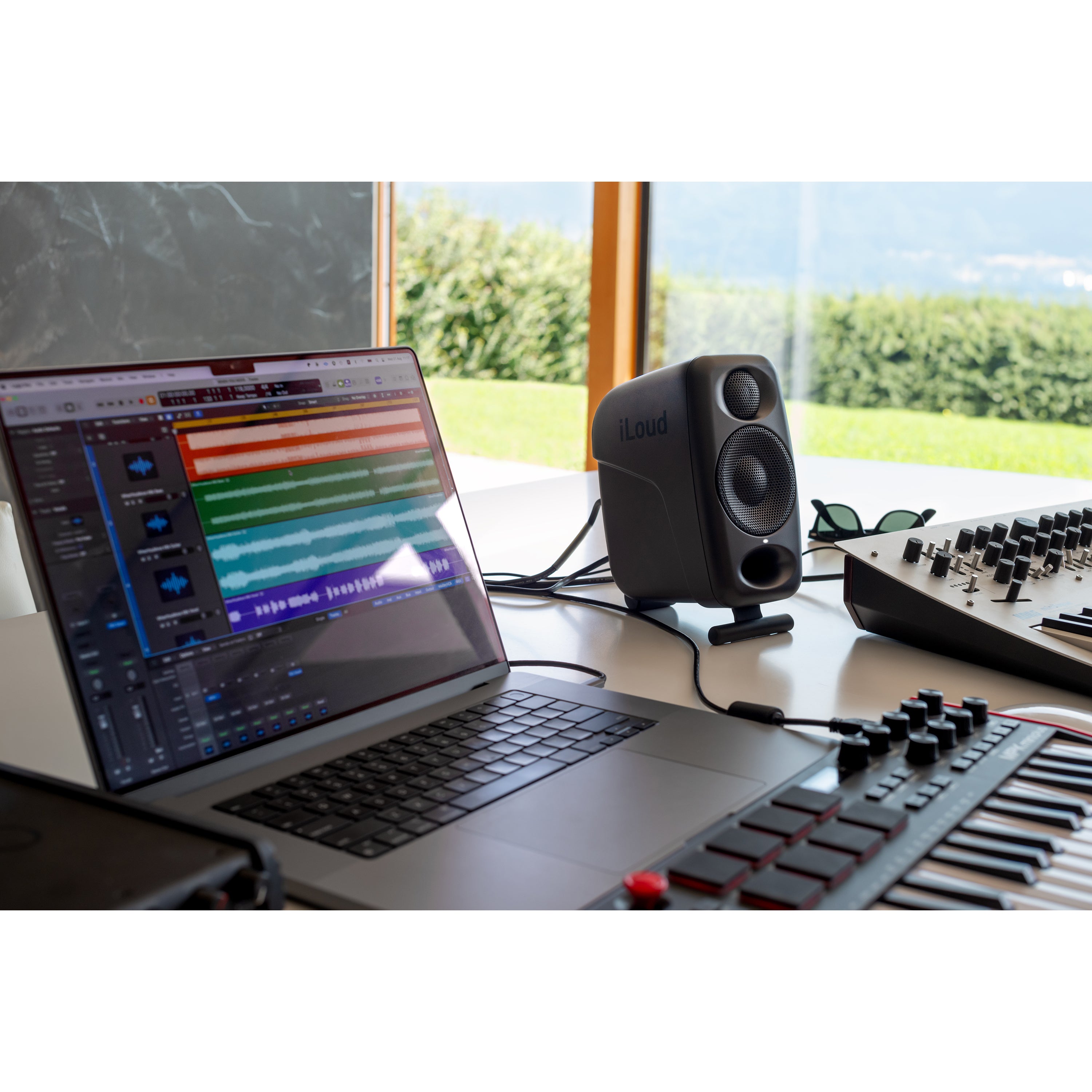 IK Multimedia iLoud Micro Monitor Pro (set van 2 + microfoon)