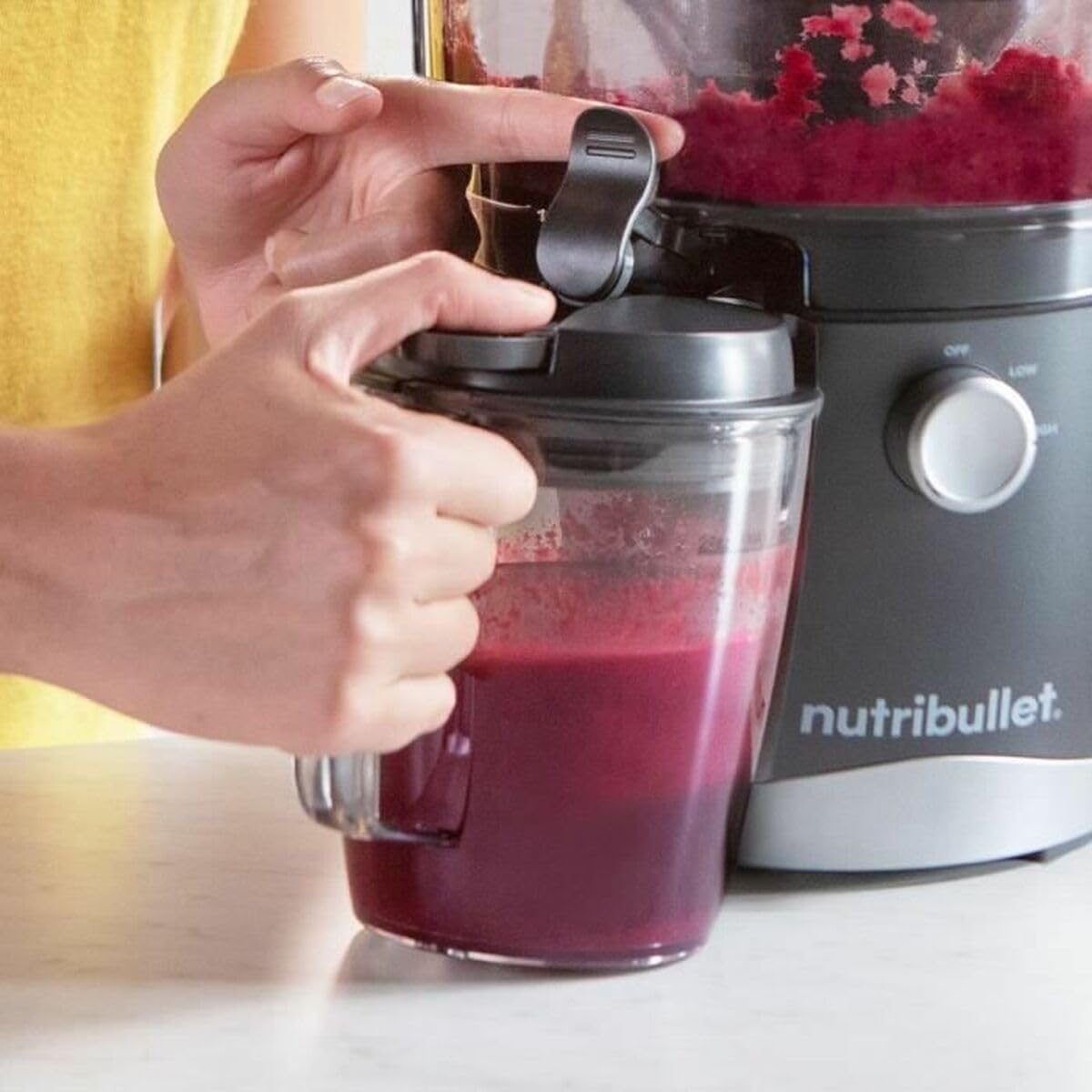 nutribullet Entsafter, Kaltentsafter, Obst- und Gemüseextraktor, Fruchtsaftpresse, Täglicher Gebrauch, Leicht zu Reinigen, 1,5 L Fruchtfleischbehälter, NBJ100G, Black