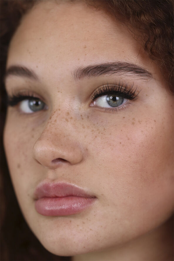 DUFFBEAUTY Just a Hint - Nude Lash Collection