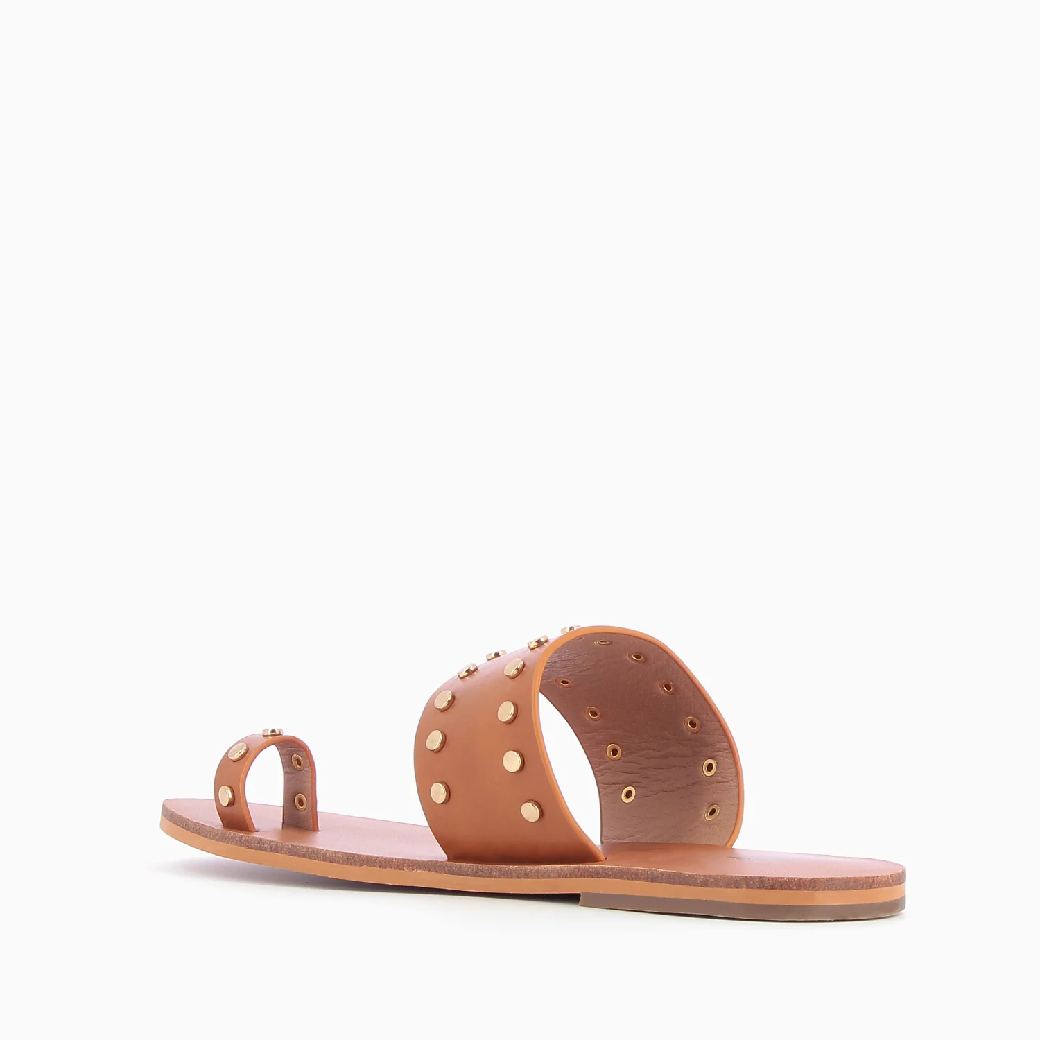 Sandales plates-Mules cloutées Laëticia camel à passe-pouce
