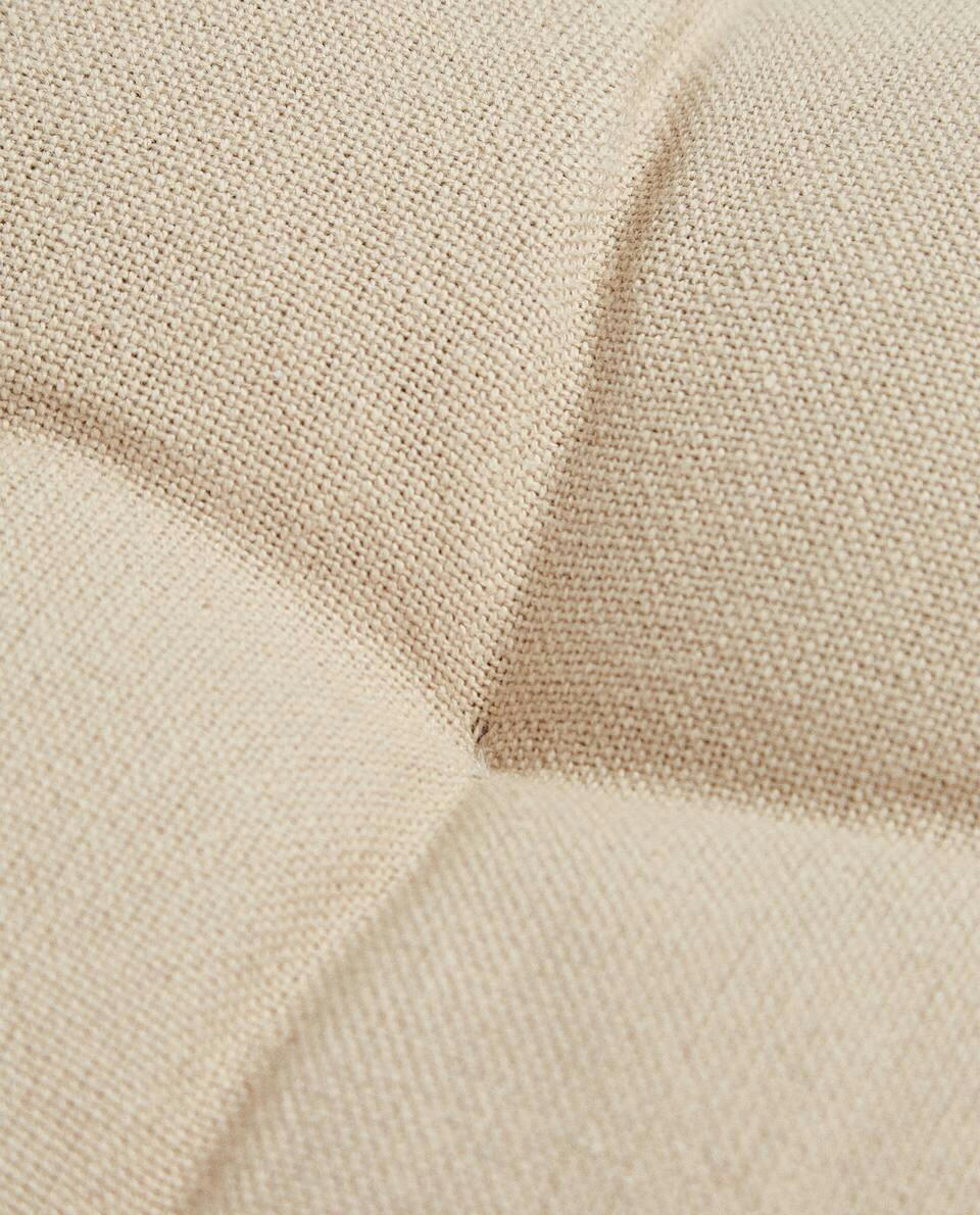 ALMOFADA ACOLCHOADA PARA CADEIRA COM AMARRAS