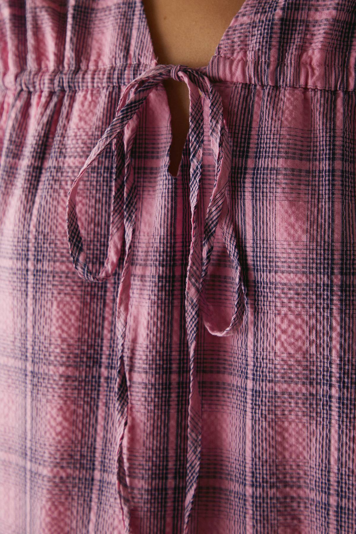 Warehouse Robe Smock Mi-Longue à Carreaux avec Détails de Fronces