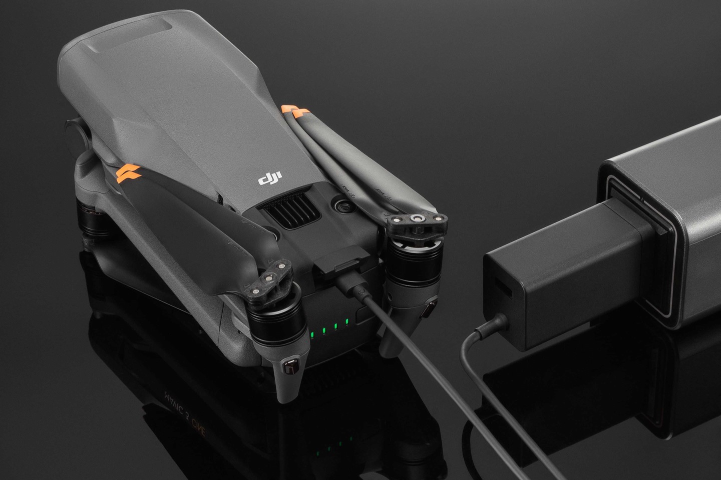 DJI - Bærbar Oplader 65W (EU)
