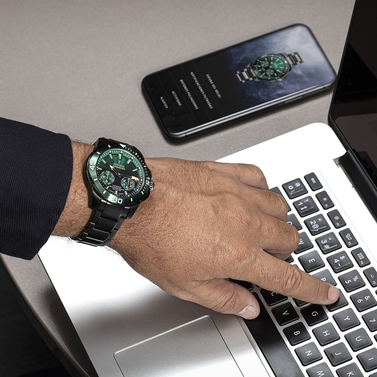 Montre FESTINA connected homme connecté, bracelet acier noir
