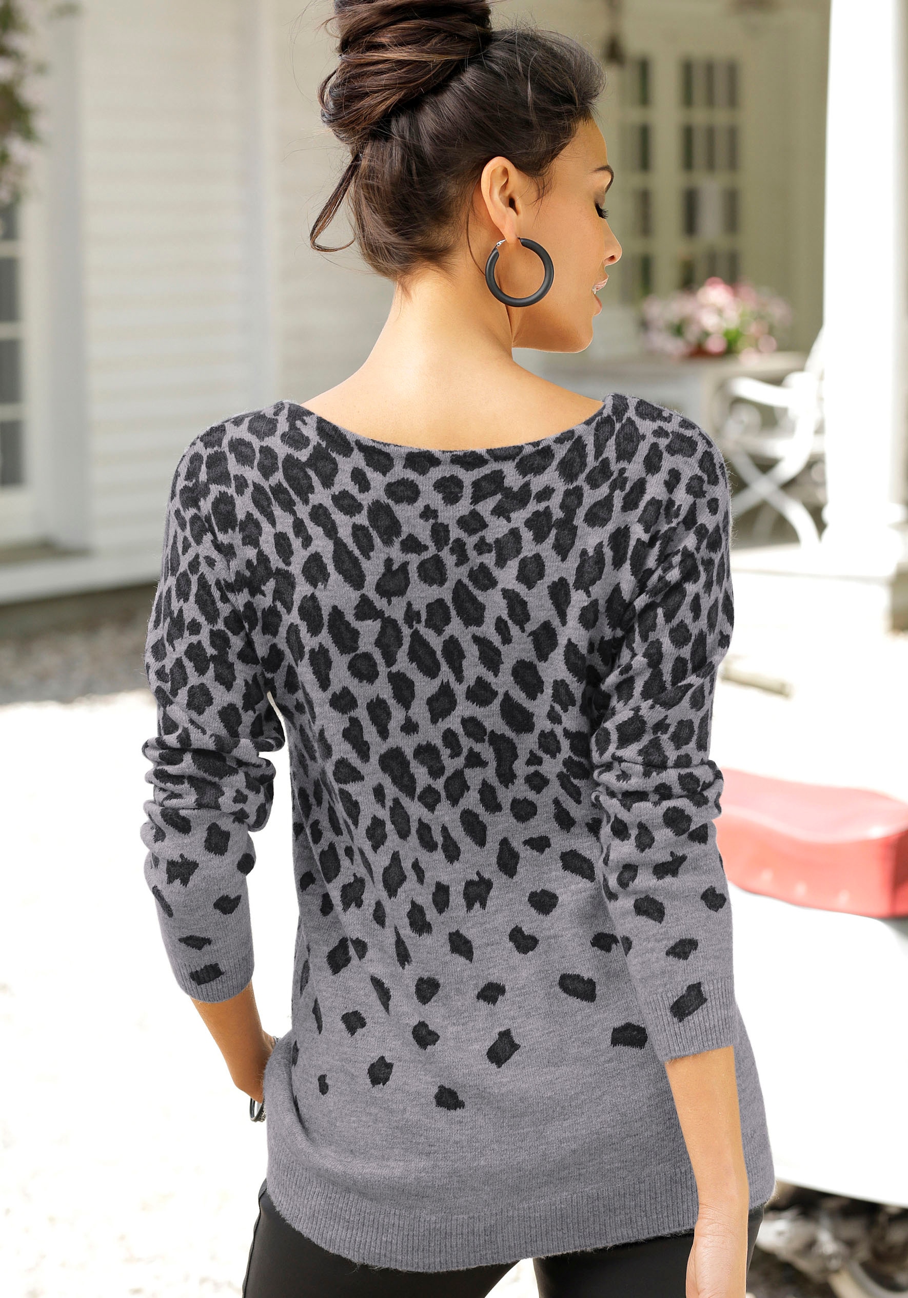 LASCANA Strickpullover , mit Leomuster, weicher Damenpullover mit Alloverprint