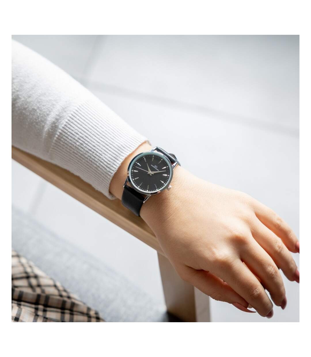 Votre Jolie Montre Femme Noir GIORGIO