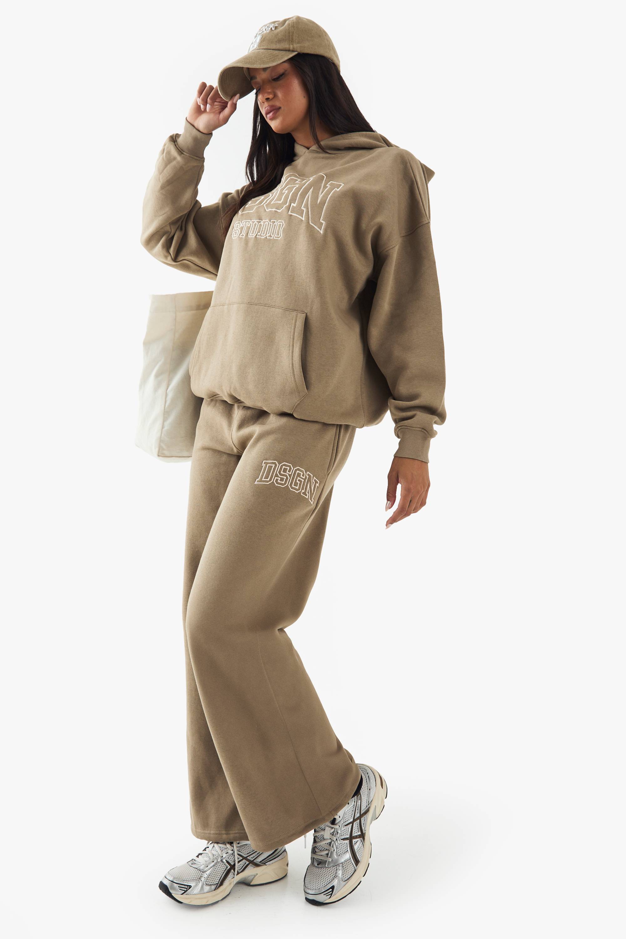 DSGN Studio Collegiate Jogger à jambe droite brodé