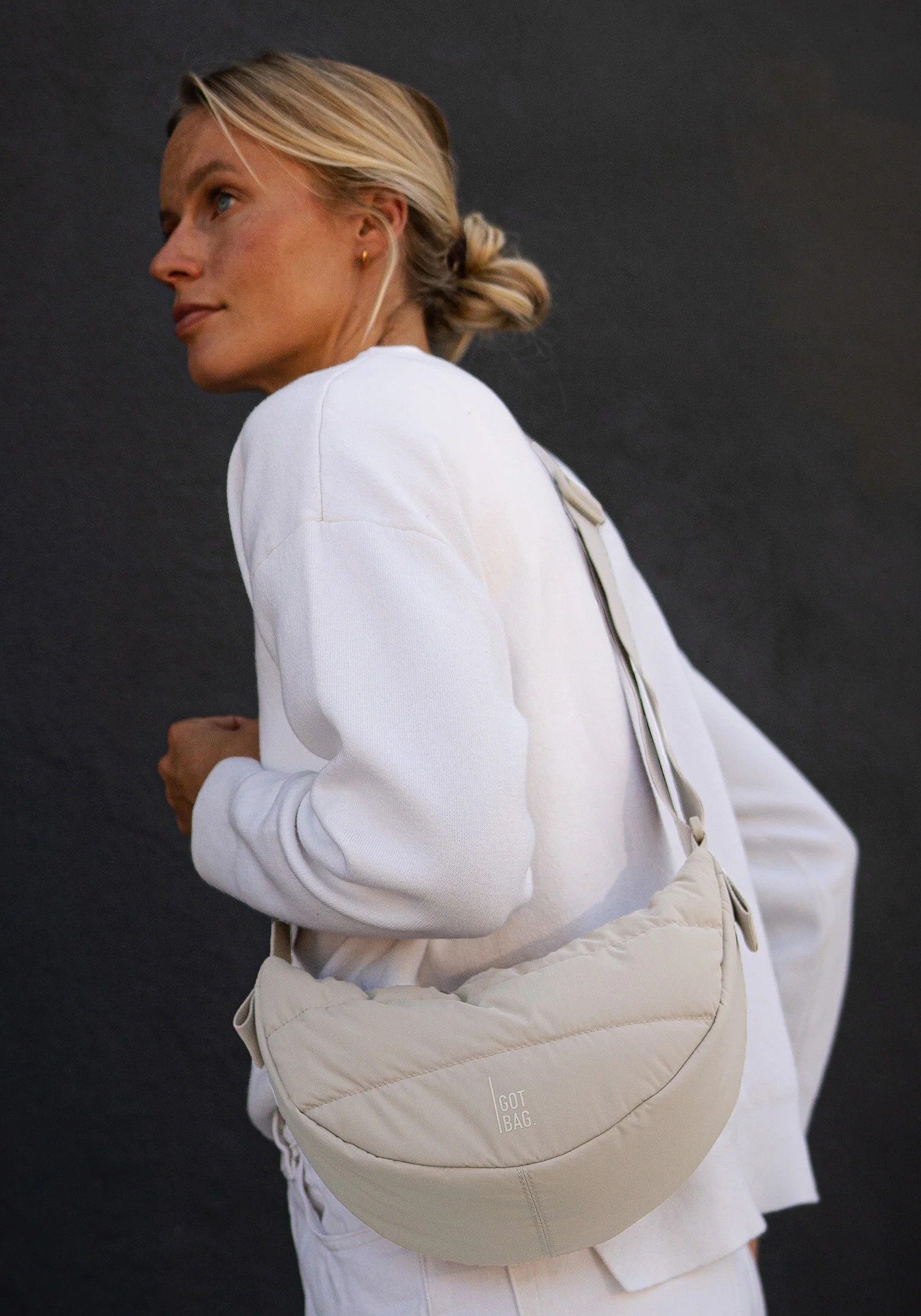 Got Bag Puffer Moon Bag Small Monochrome Scallop