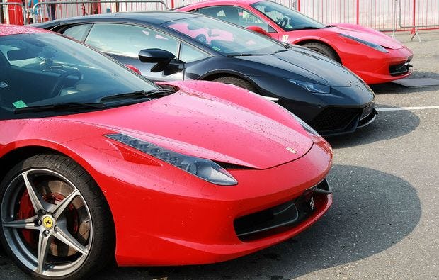 Ferrari fahren bei Turin als perfektes Geschenk