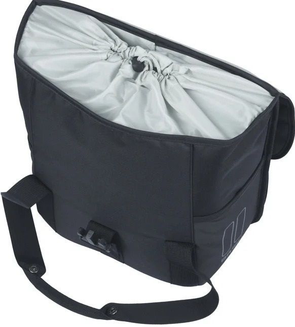 Basil - Go - Fietstas - Zwart - Kunststof - 16 Liter
