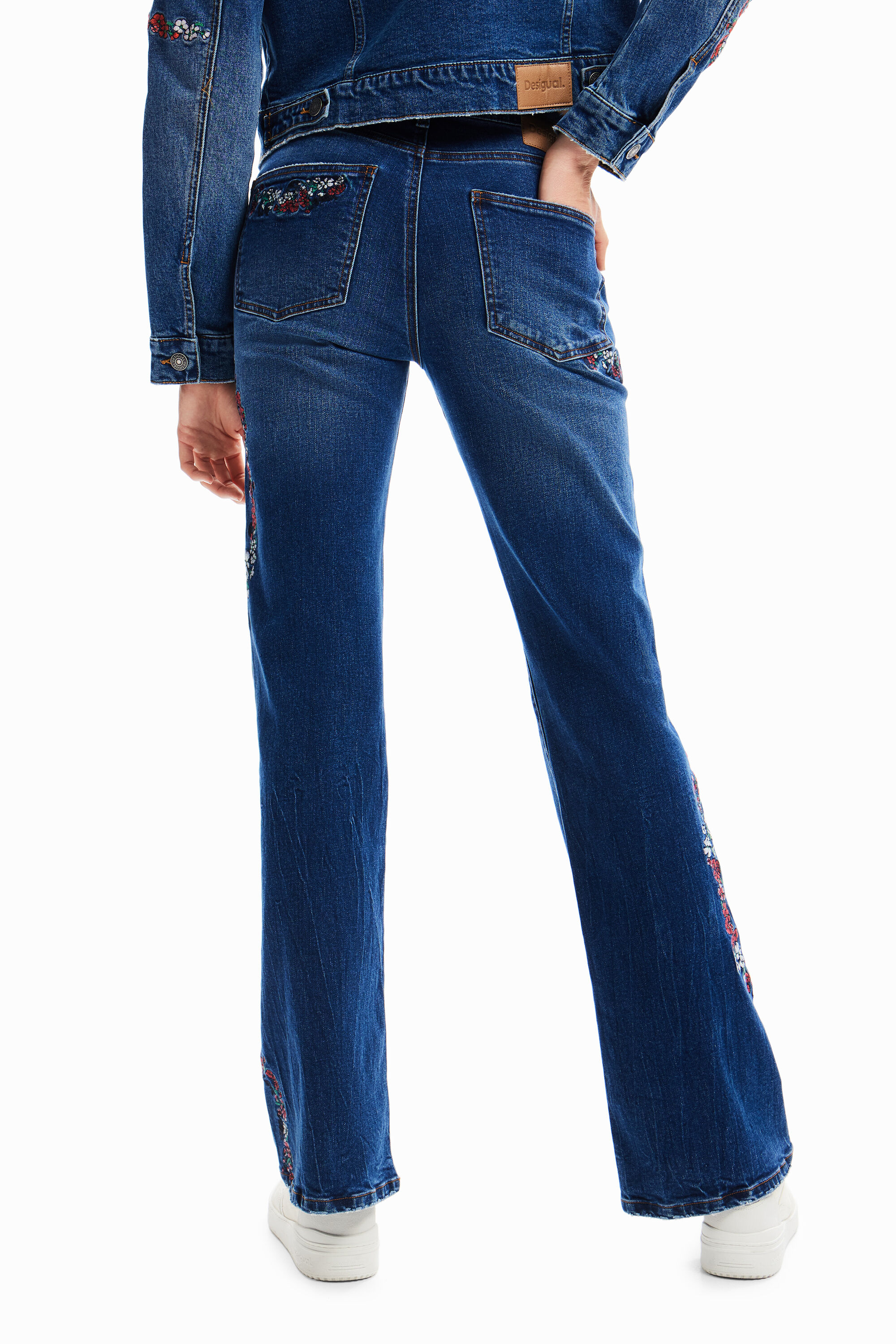 Flores Vaqueros Flare