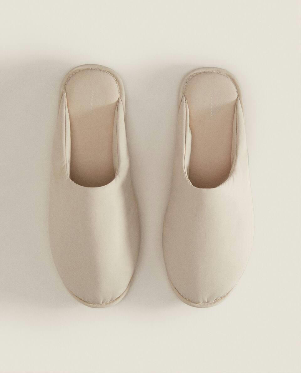 Chinelo mule em material técnico