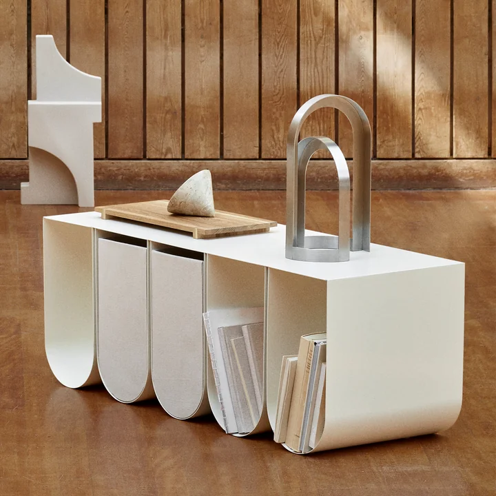 Kristina Dam Studio - Curved Wandregal, beige