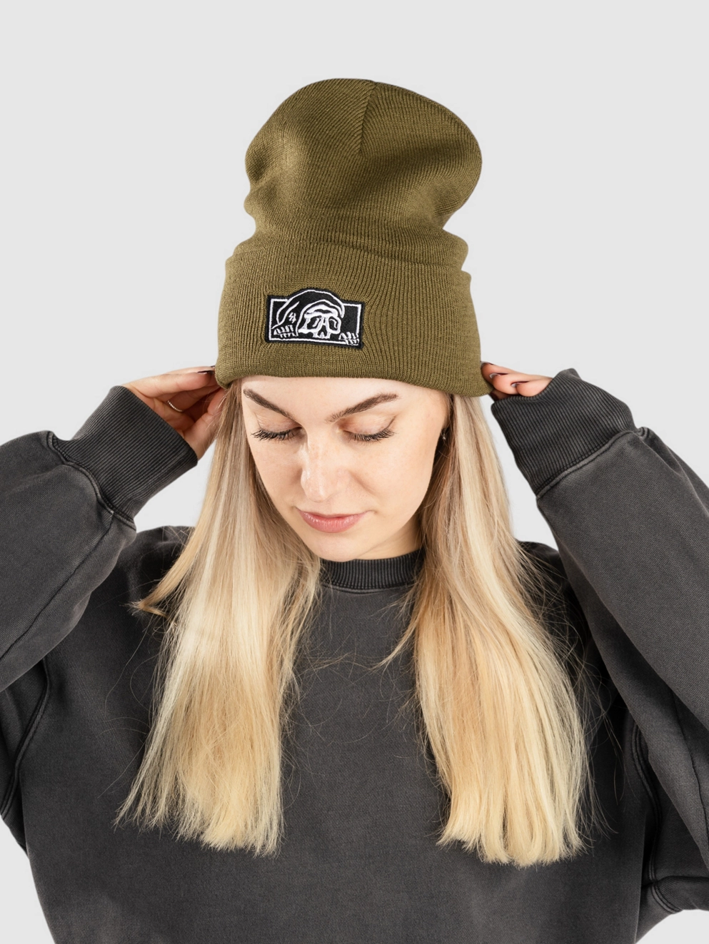Lurking Class Gas Station Beanie green