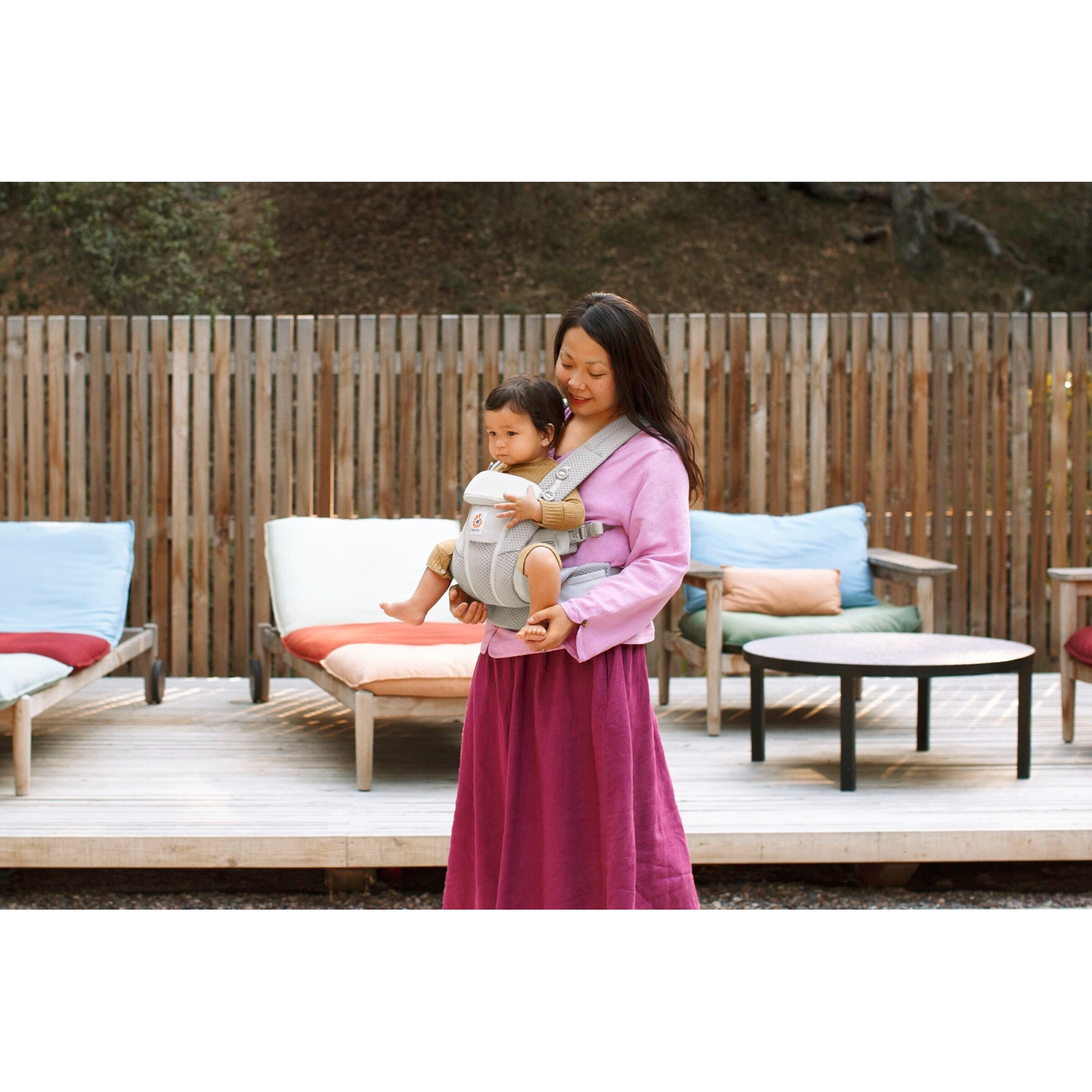 Ergobaby® - Omni Breeze Babytrage, 4 Tragepositionen Pearl Grey