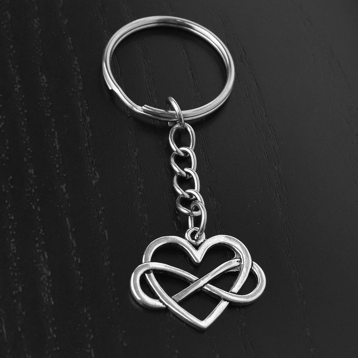 Porte-clés coeur à l'infini argenté
