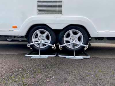 Milenco Aluminium Wagenheber 81 x 24,5 x 20 cm