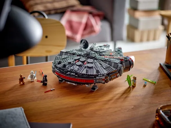 LEGO Star Wars 75389 Dark Falcon